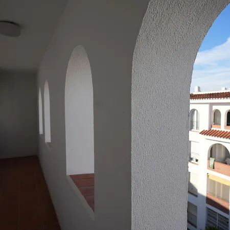 Apartmán Quiet In Fenals With Balcony, Pool And Workspace For Medium-term