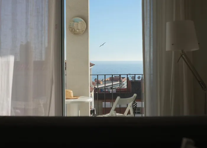 アパート Quiet In Fenals With Balcony, Pool And Workspace For Medium-term リョレート・デ・マル
