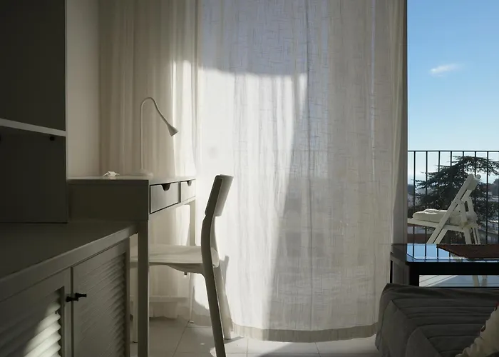 Quiet In Fenals With Balcony, Pool And Workspace For Medium-term アパート